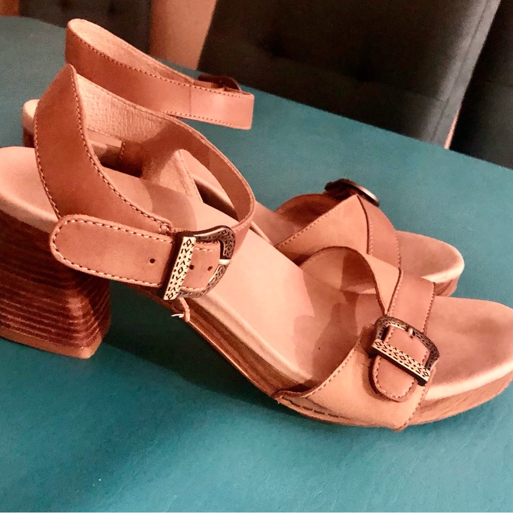 DANSKO leather and wood sandals. Excellent condition. Size 42 EU